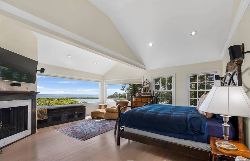 134 Middle Pond Road Southampton NY 11968