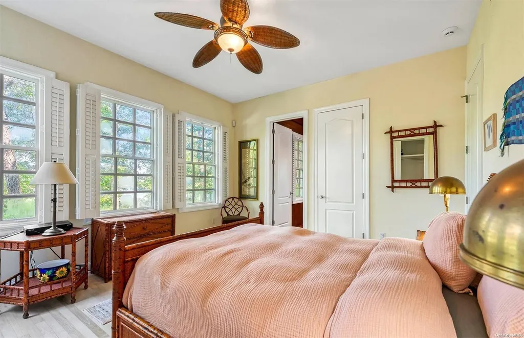 134 Middle Pond Road Southampton NY 11968