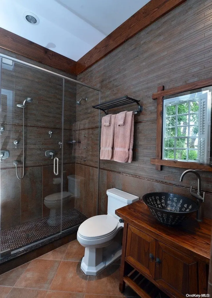 134 Middle Pond Road Southampton NY 11968