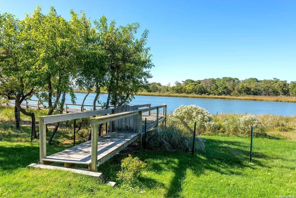 134 Middle Pond Road Southampton NY 11968