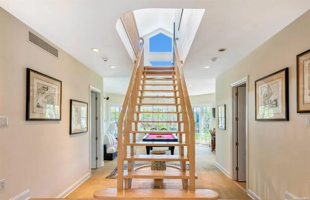 134 Middle Pond Road Southampton NY 11968