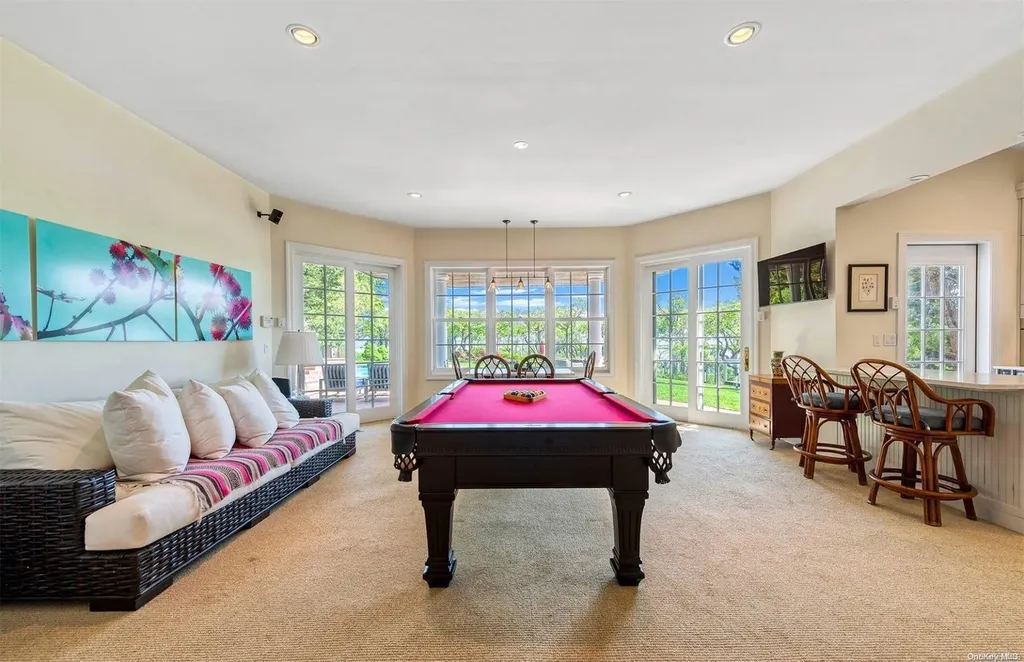134 Middle Pond Road Southampton NY 11968