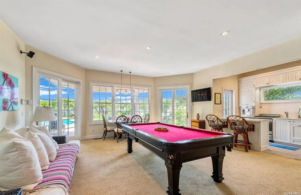 134 Middle Pond Road Southampton NY 11968