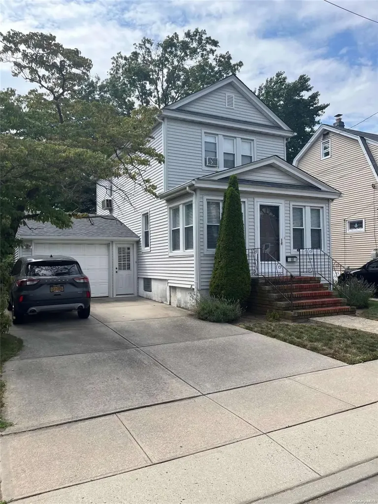 58 Cochran Place Valley Stream NY 11581