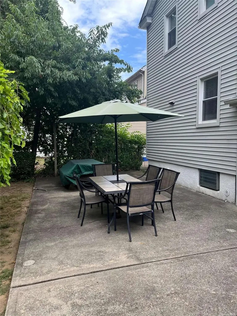 58 Cochran Place Valley Stream NY 11581