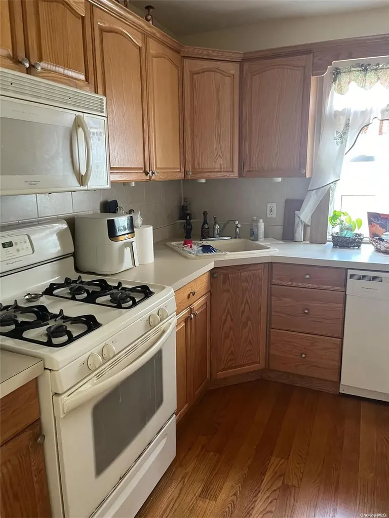58 Cochran Place Valley Stream NY 11581