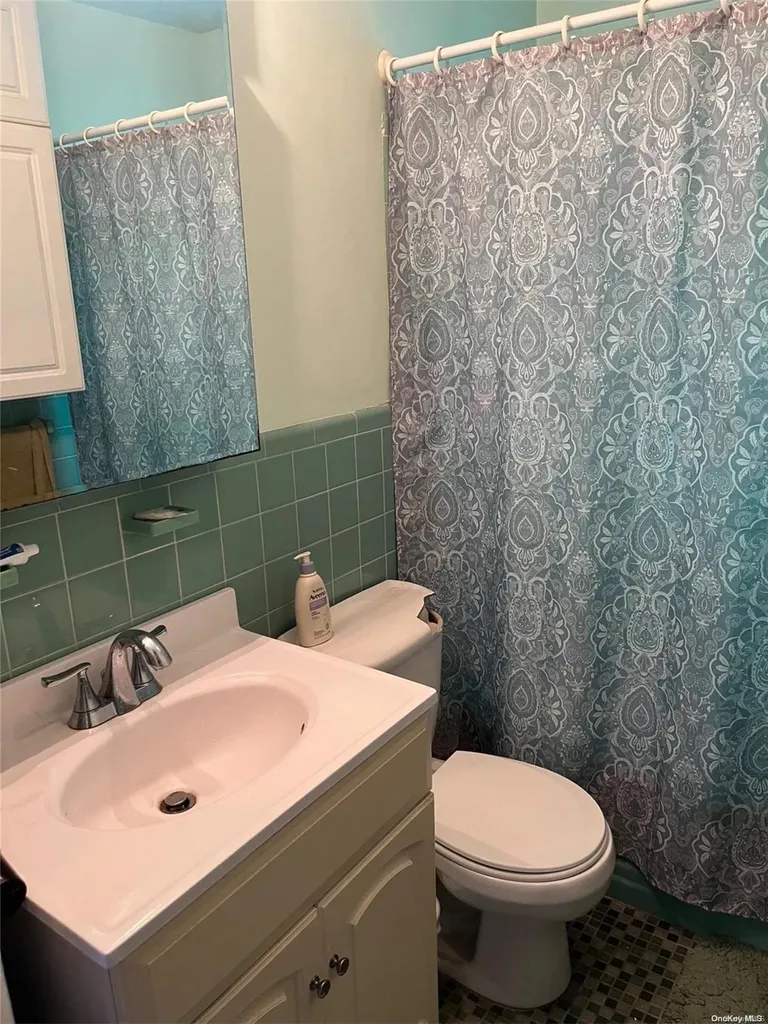58 Cochran Place Valley Stream NY 11581