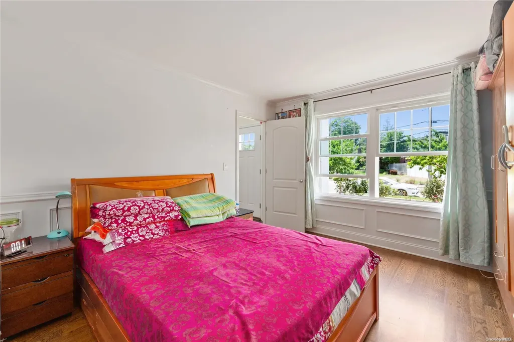 156 Central Park Road Plainview NY 11803
