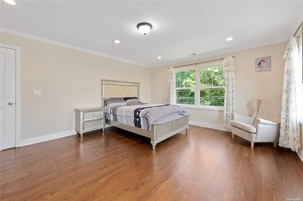 156 Central Park Road Plainview NY 11803