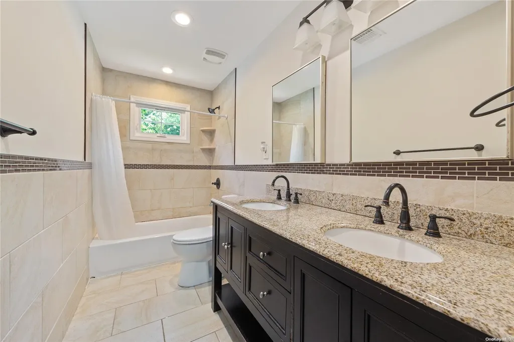156 Central Park Road Plainview NY 11803