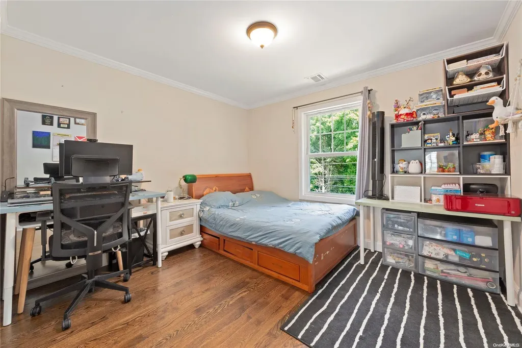 156 Central Park Road Plainview NY 11803