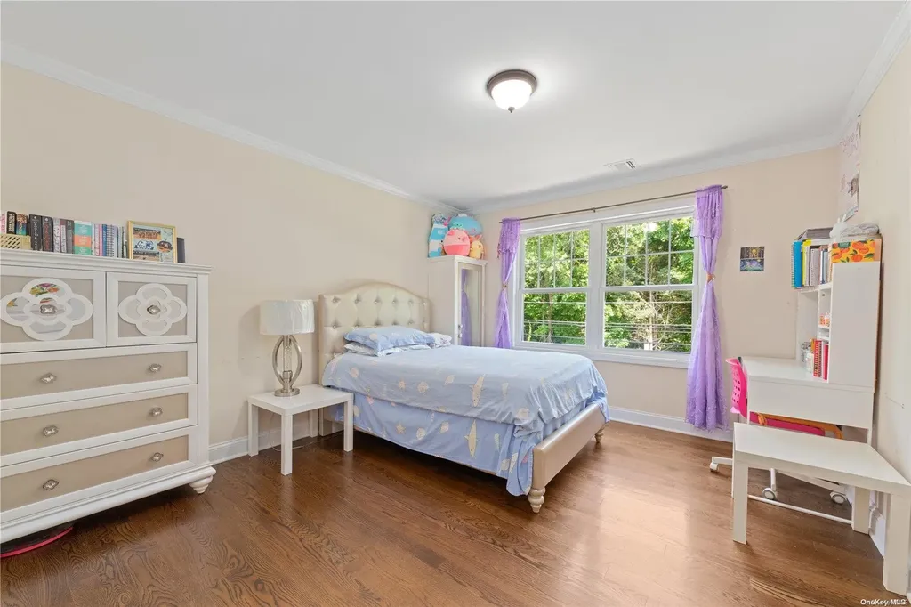 156 Central Park Road Plainview NY 11803