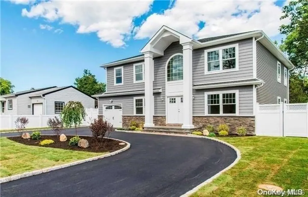 156 Central Park Road Plainview NY 11803