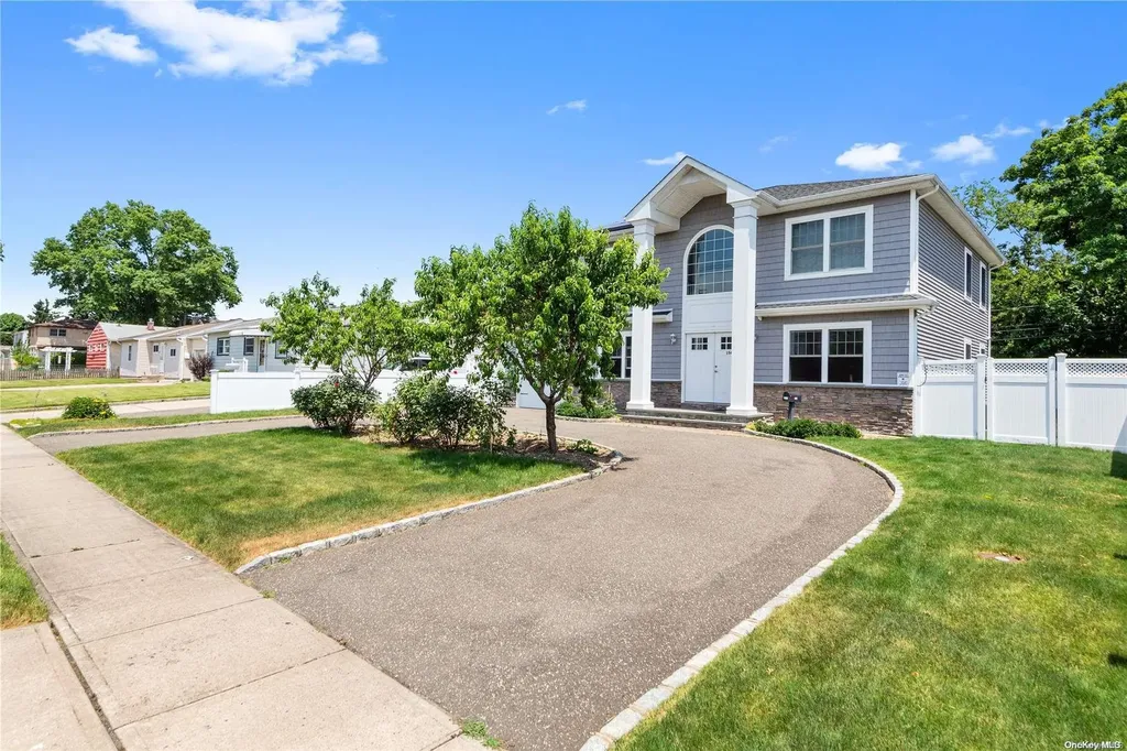 156 Central Park Road Plainview NY 11803