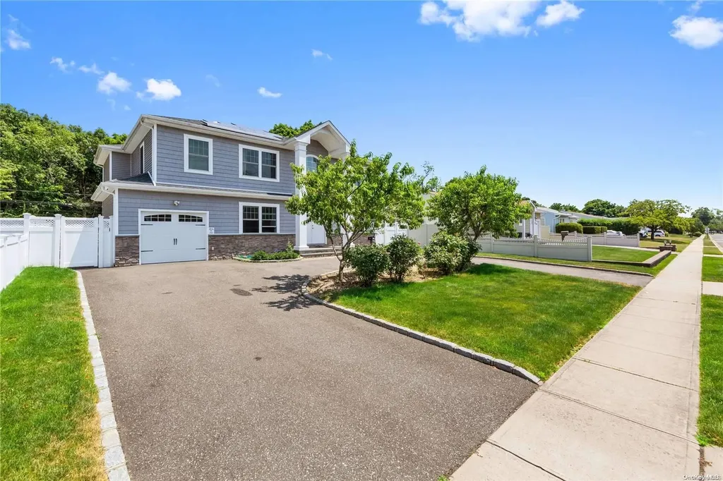 156 Central Park Road Plainview NY 11803