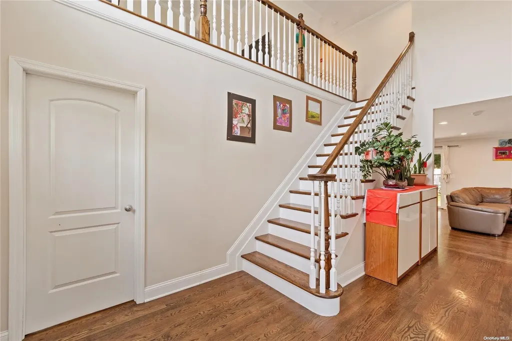 156 Central Park Road Plainview NY 11803