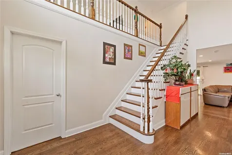 156 Central Park Road Plainview NY 11803
