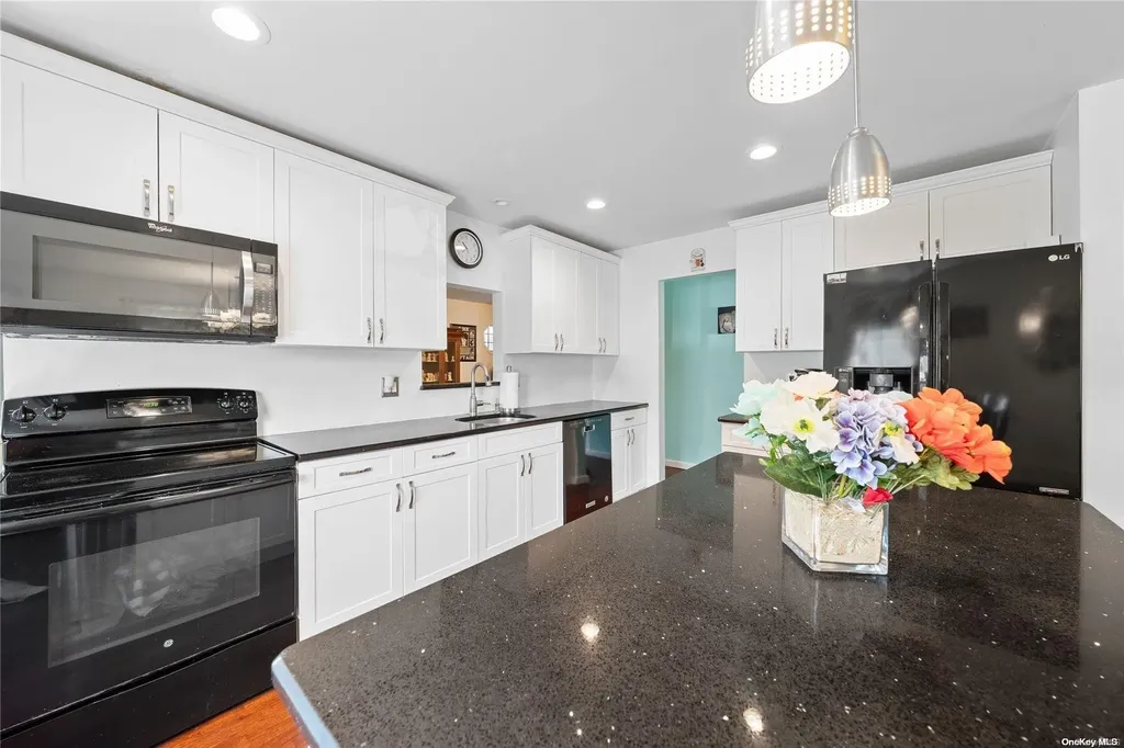 112 Webster Avenue Ronkonkoma NY 11779