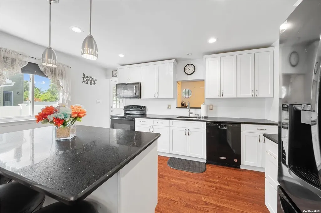 112 Webster Avenue Ronkonkoma NY 11779
