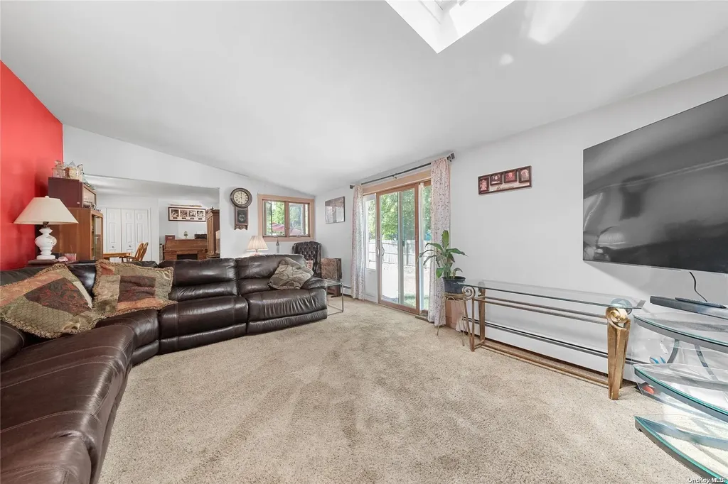 112 Webster Avenue Ronkonkoma NY 11779