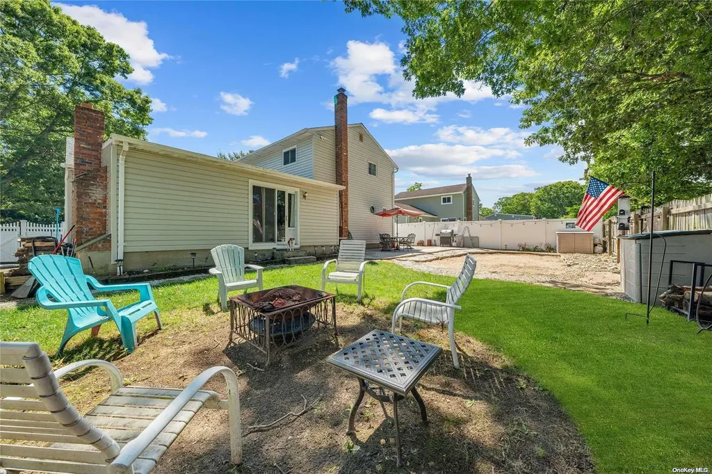 112 Webster Avenue Ronkonkoma NY 11779