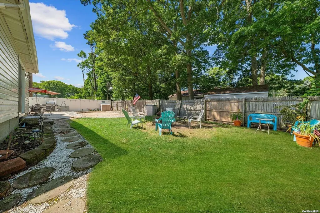 112 Webster Avenue Ronkonkoma NY 11779