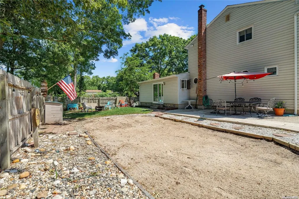 112 Webster Avenue Ronkonkoma NY 11779