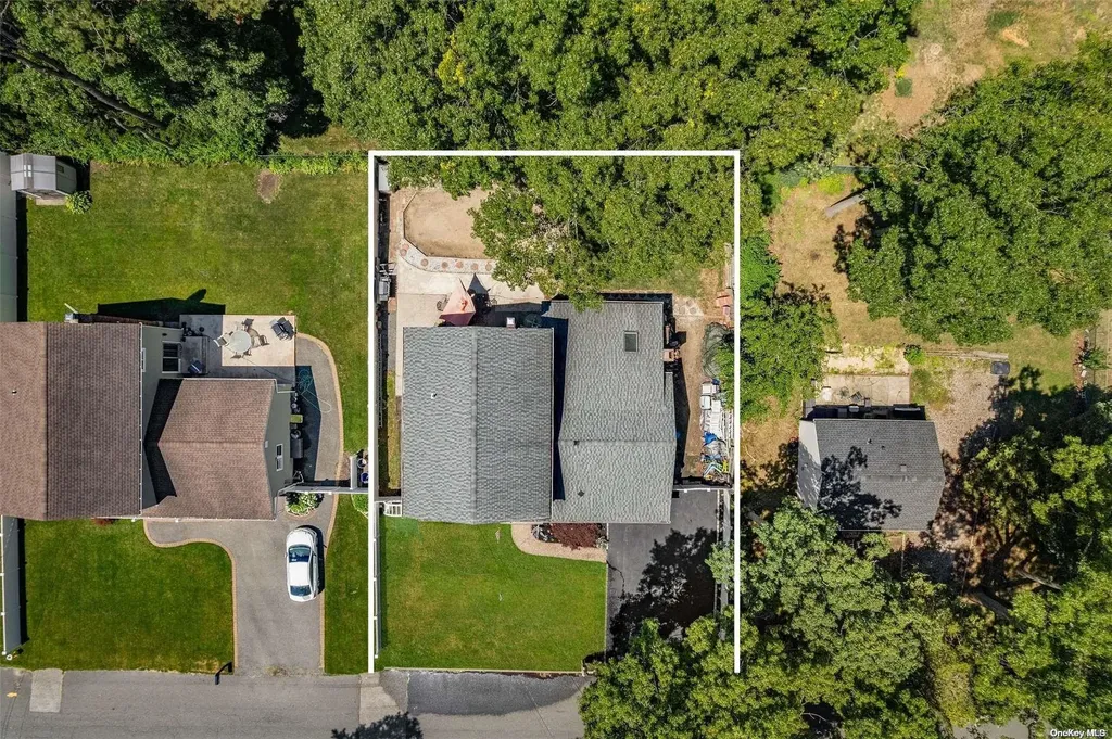 112 Webster Avenue Ronkonkoma NY 11779