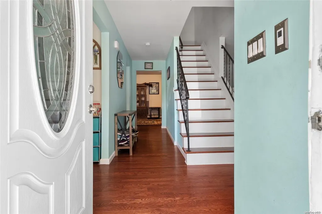 112 Webster Avenue Ronkonkoma NY 11779