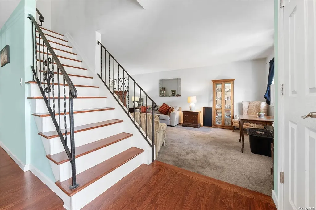 112 Webster Avenue Ronkonkoma NY 11779