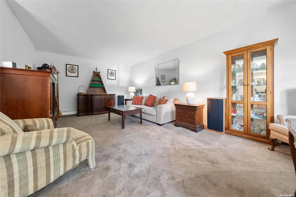 112 Webster Avenue Ronkonkoma NY 11779