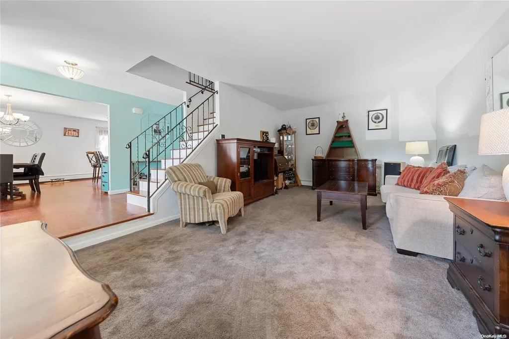 112 Webster Avenue Ronkonkoma NY 11779