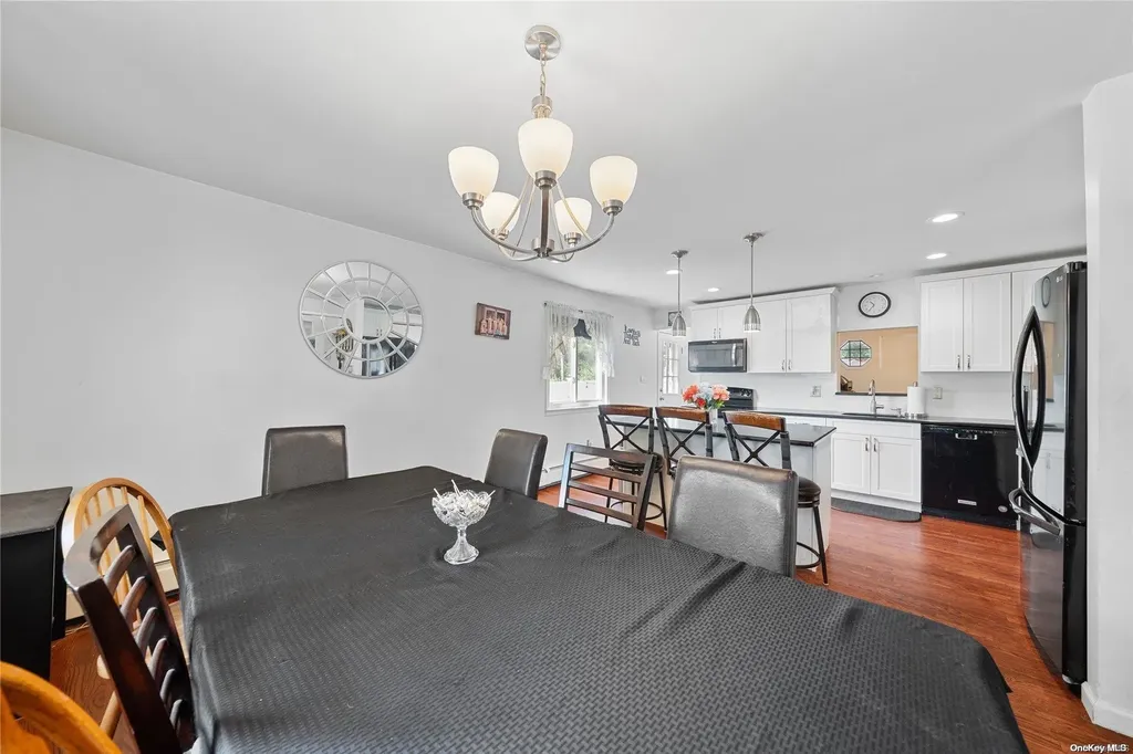 112 Webster Avenue Ronkonkoma NY 11779