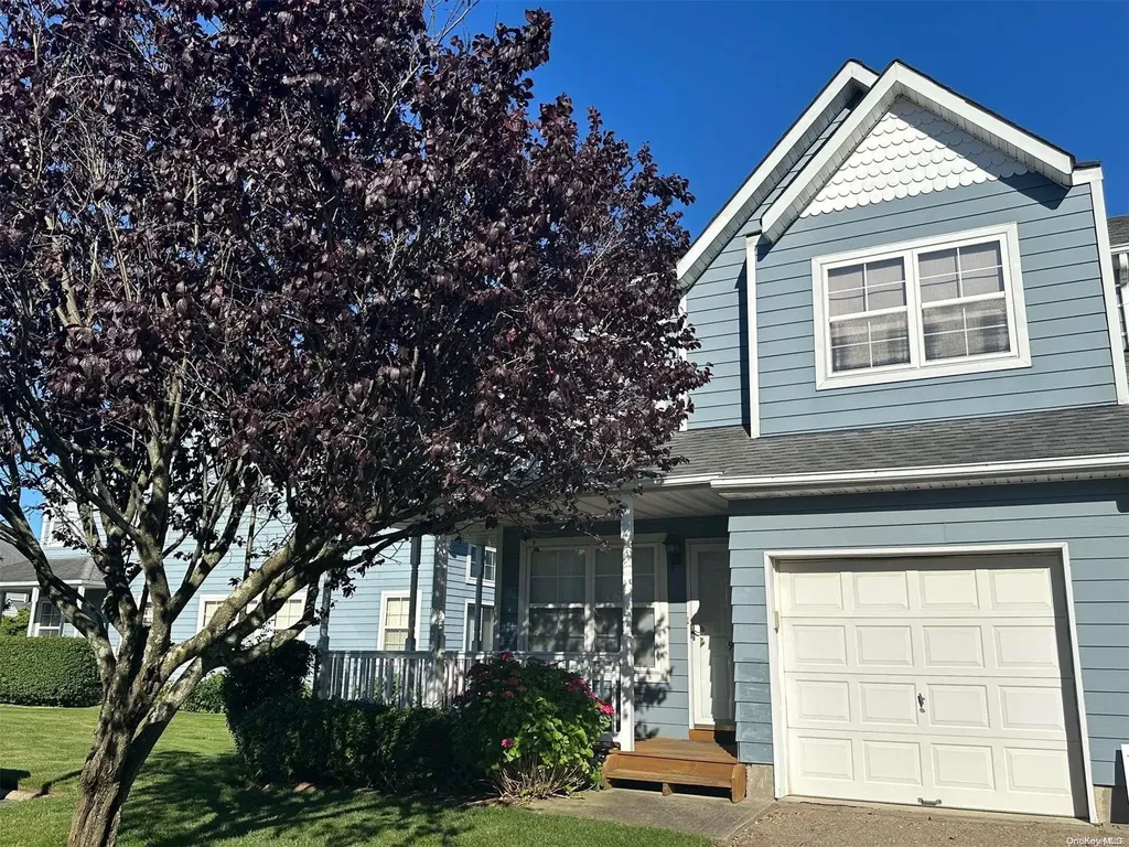 94 Sprucewood Boulevard Central Islip NY 11722