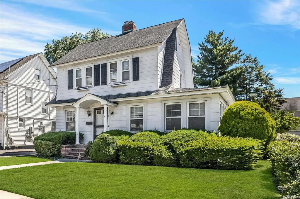 33 Parsons Drive Hempstead NY 11550