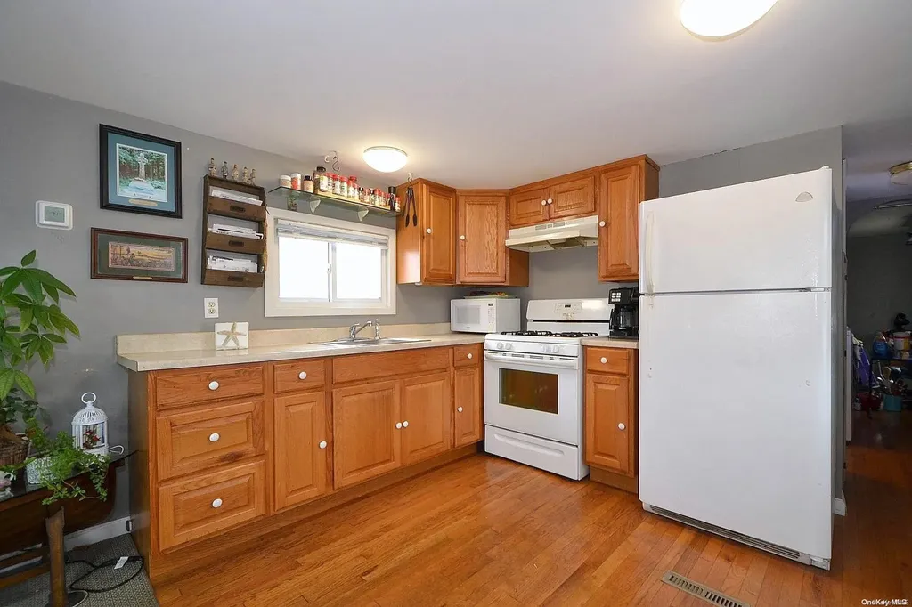150-51 Main Street Islip NY 11751