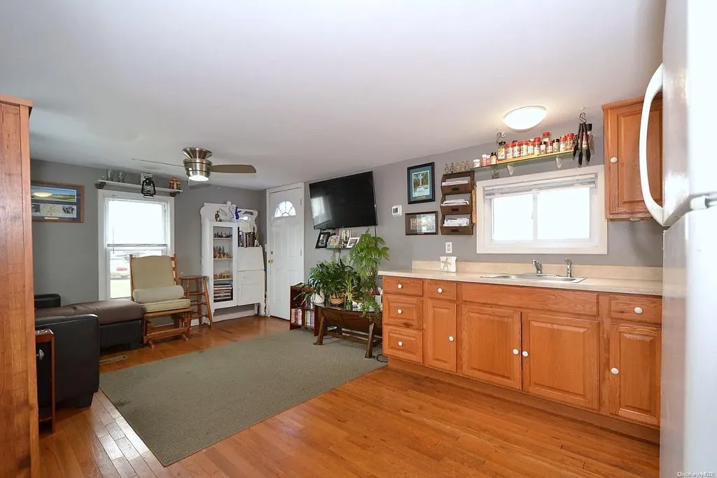 150-51 Main Street Islip NY 11751