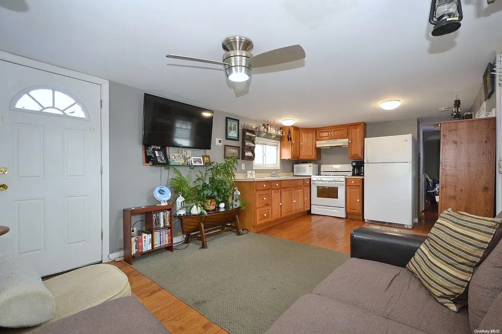 150-51 Main Street Islip NY 11751