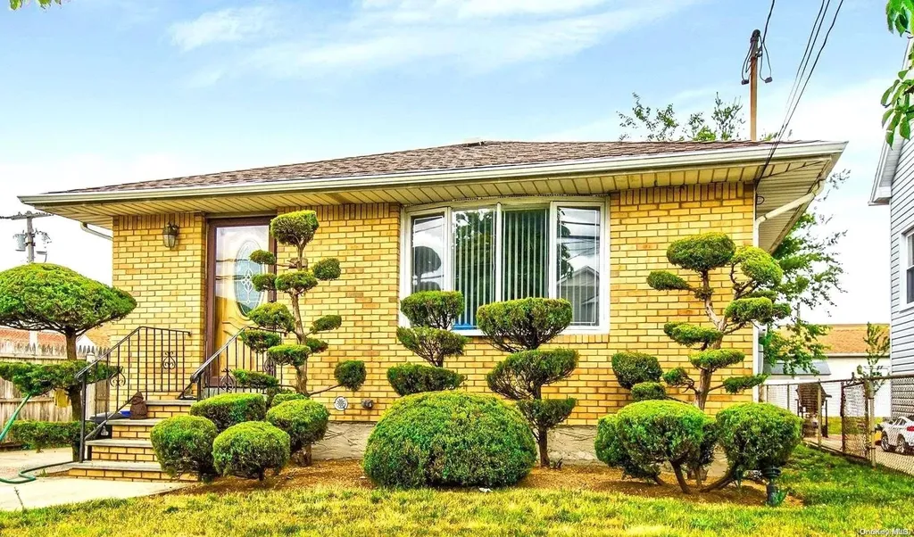 155 E Mineola Avenue Valley Stream NY 11580