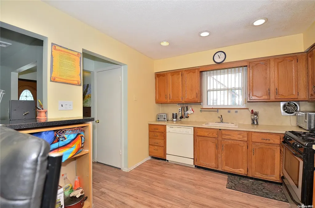 155 E Mineola Avenue Valley Stream NY 11580