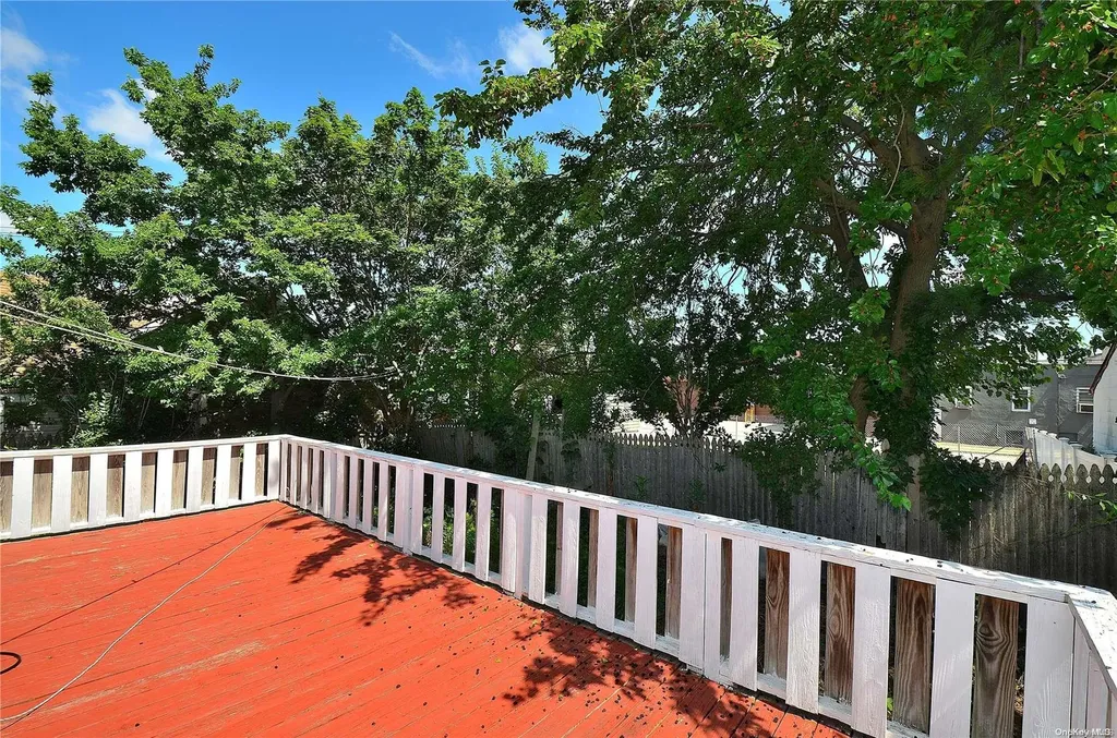 155 E Mineola Avenue Valley Stream NY 11580