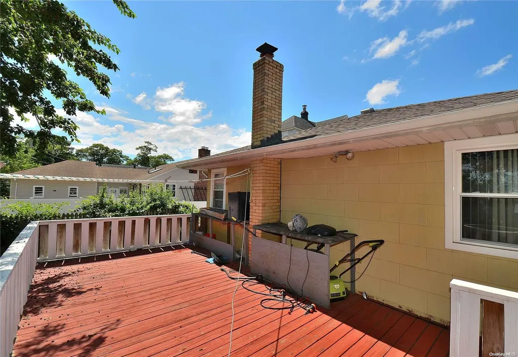 155 E Mineola Avenue Valley Stream NY 11580