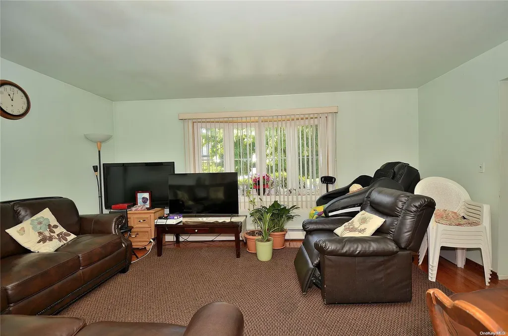 155 E Mineola Avenue Valley Stream NY 11580