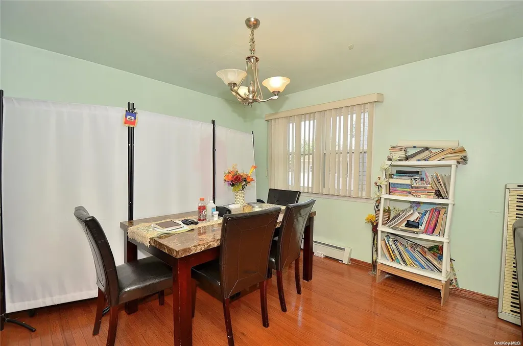 155 E Mineola Avenue Valley Stream NY 11580