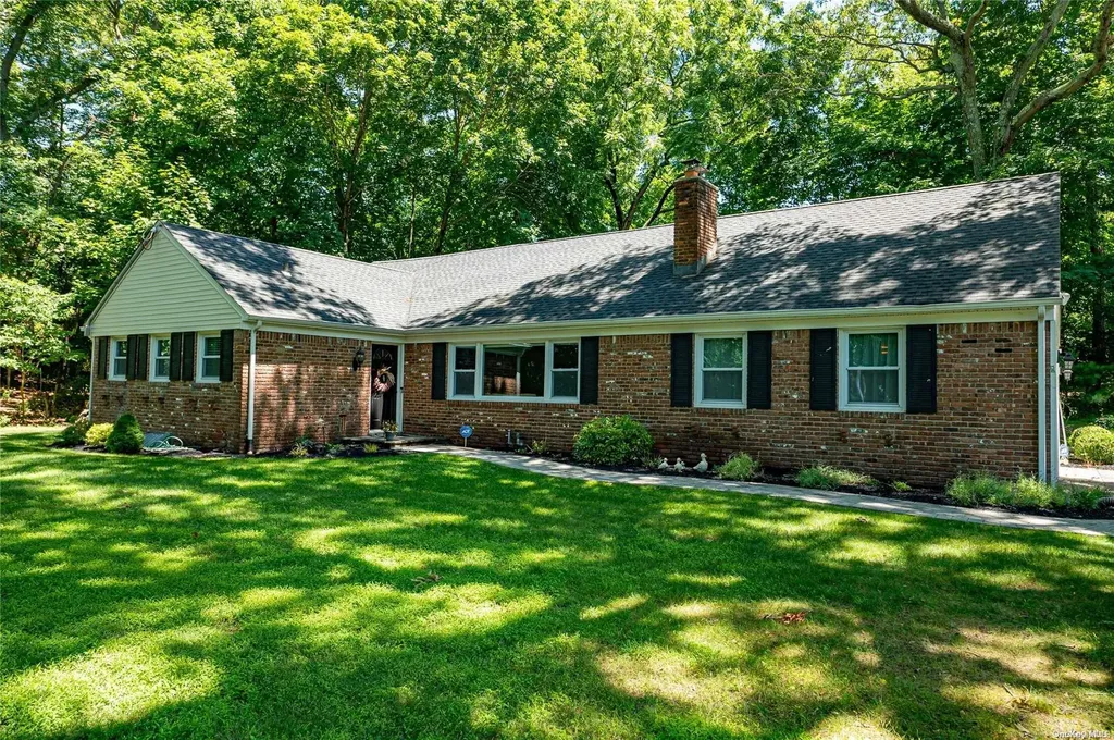 13 Black Duck Drive Stony Brook NY 11790