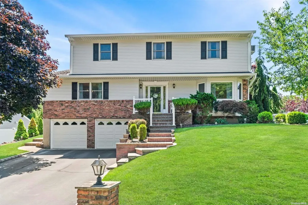 32 Bowman Lane Kings Park NY 11754