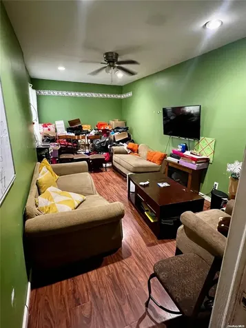 82 Ryder Avenue North Babylon NY 11703