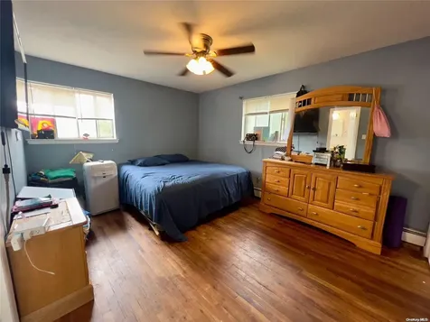 82 Ryder Avenue North Babylon NY 11703