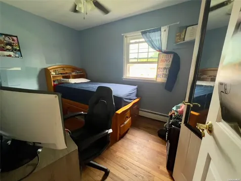 82 Ryder Avenue North Babylon NY 11703