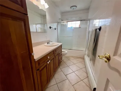 82 Ryder Avenue North Babylon NY 11703